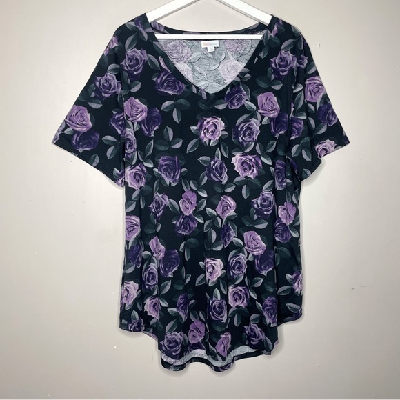 LuLaRoe Tops - LuLaRoe Christy Short Sleeve Floral‎ Print T-Shirt